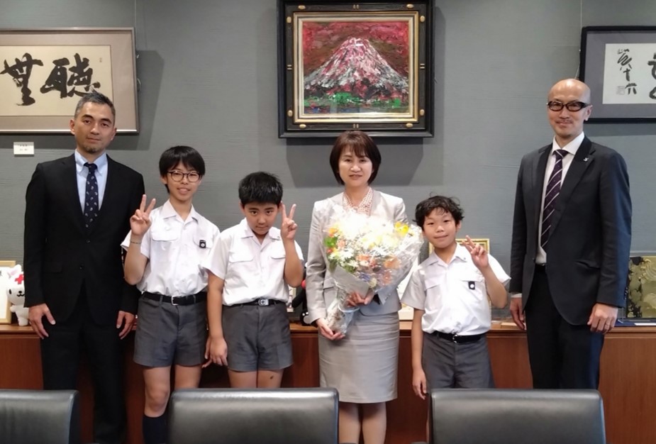 令和7年4月24日 立教小学校よりイースターの花束受領1