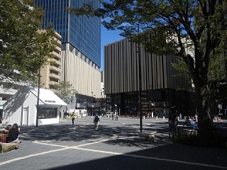 Hareza池袋と中池袋公園