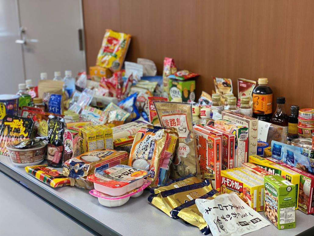 令和6年4月に東武百貨店・西武百貨店と開催したフードドライブで集まった食品（一部）の写真