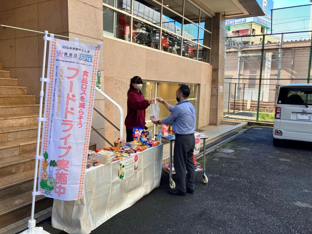 ISI学園文化祭フードドライブの様子2