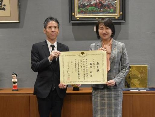 鶴見氏と区長【加工後】