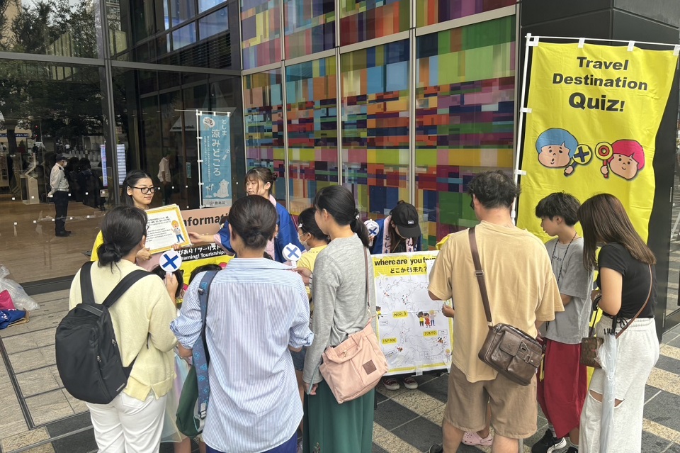 パネルを見る参加者