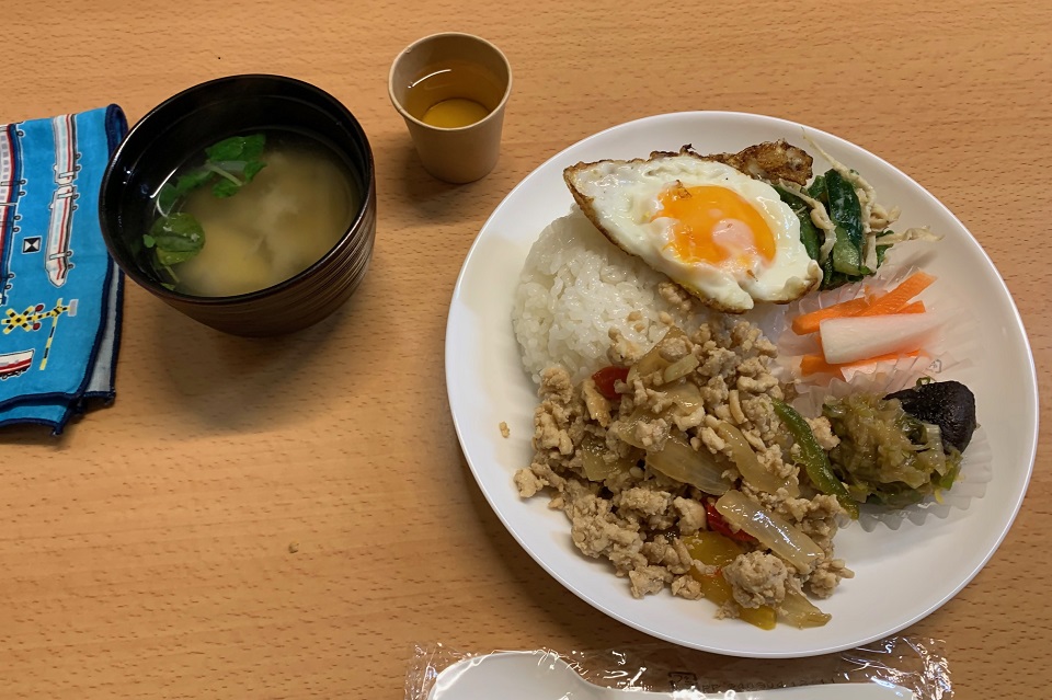 西池子ども食堂料理