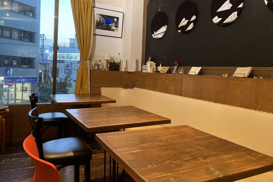 ロケットカフェ店内